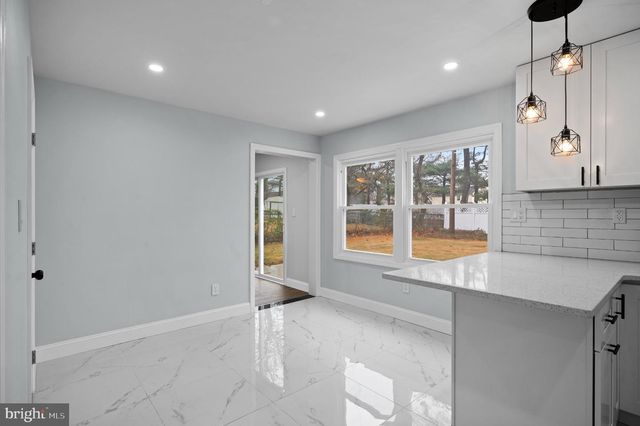 16 BARRINGTON LN, Willingboro, NJ 08046