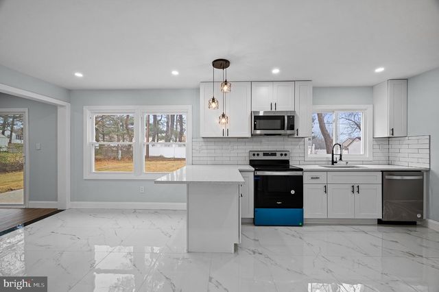16 BARRINGTON LN, Willingboro, NJ 08046