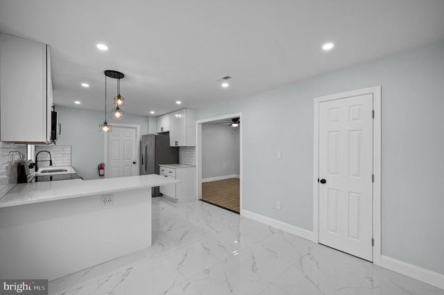 16 BARRINGTON LN, Willingboro, NJ 08046