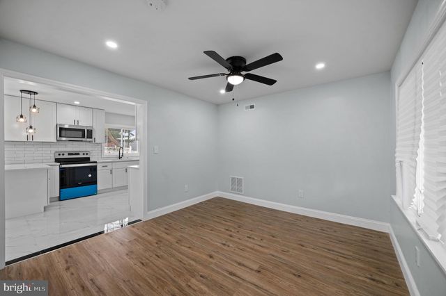 16 BARRINGTON LN, Willingboro, NJ 08046