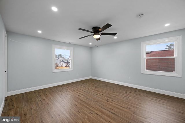 16 BARRINGTON LN, Willingboro, NJ 08046