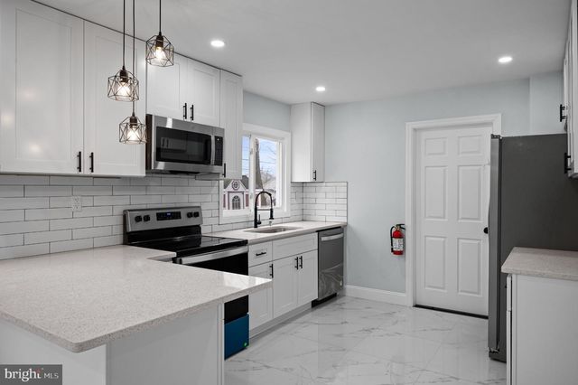 16 BARRINGTON LN, Willingboro, NJ 08046