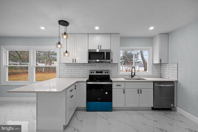 16 BARRINGTON LN, Willingboro, NJ 08046