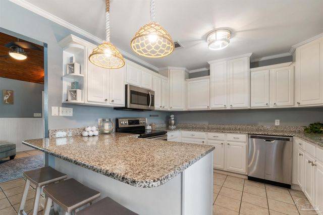 1635 College Pkwy, Gulf Breeze, FL 32563