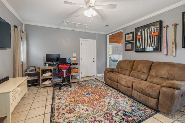 1635 College Pkwy, Gulf Breeze, FL 32563