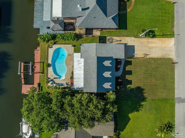 1635 College Pkwy, Gulf Breeze, FL 32563