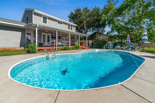 1635 College Pkwy, Gulf Breeze, FL 32563