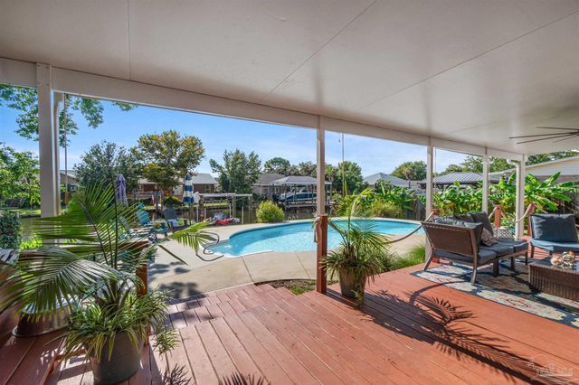 1635 College Pkwy, Gulf Breeze, FL 32563