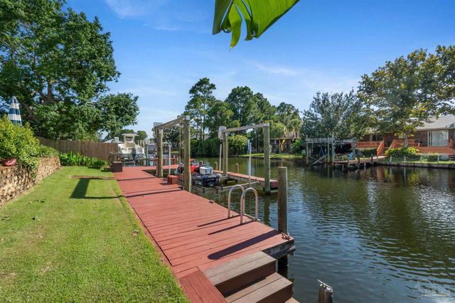 1635 College Pkwy, Gulf Breeze, FL 32563