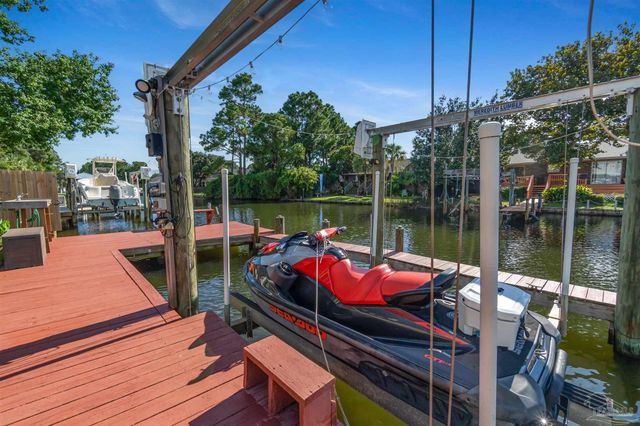 1635 College Pkwy, Gulf Breeze, FL 32563