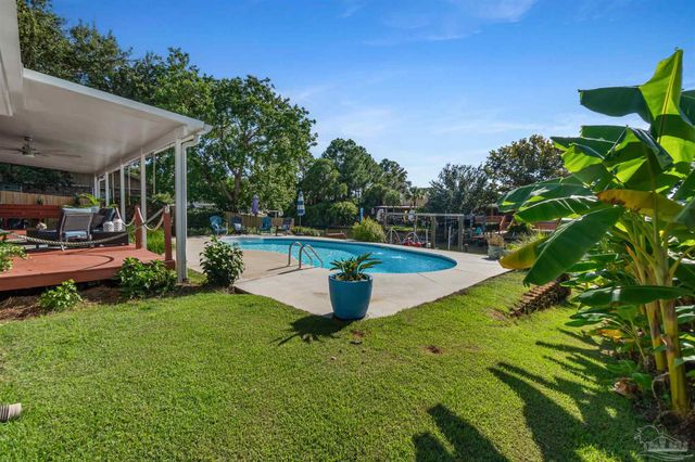 1635 College Pkwy, Gulf Breeze, FL 32563