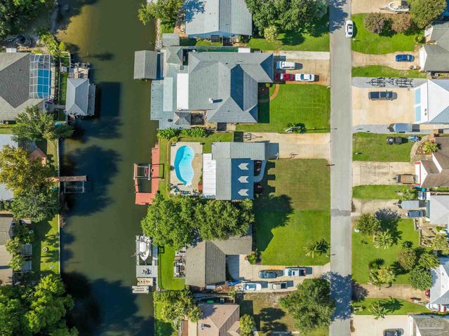 1635 College Pkwy, Gulf Breeze, FL 32563