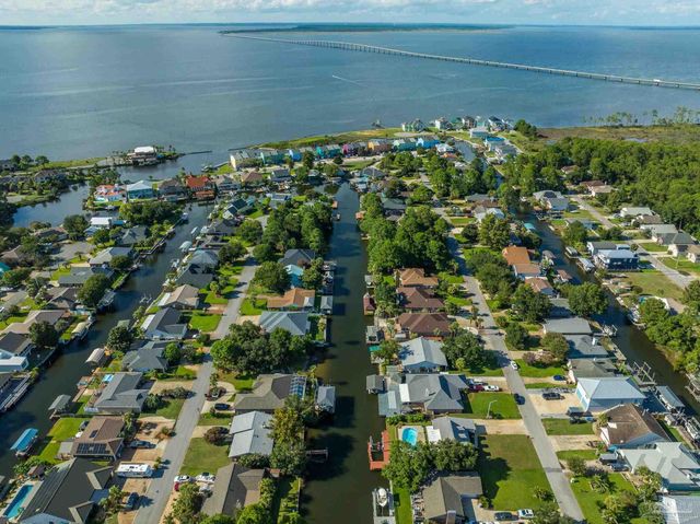 1635 College Pkwy, Gulf Breeze, FL 32563