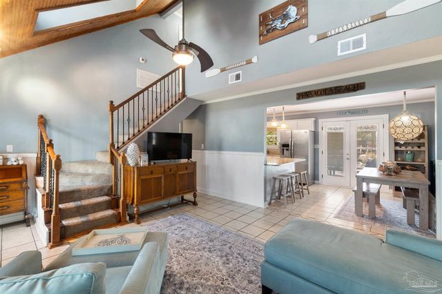 1635 College Pkwy, Gulf Breeze, FL 32563
