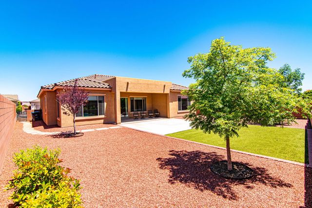 9216 Crystal Creek Lane NW, Albuquerque, NM 87120