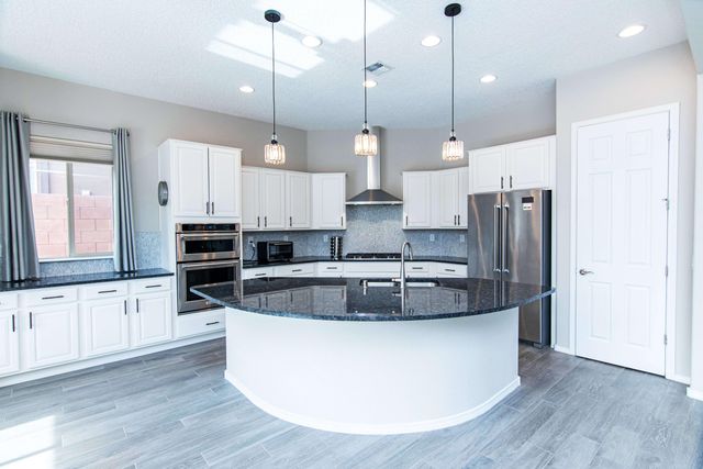 9216 Crystal Creek Lane NW, Albuquerque, NM 87120