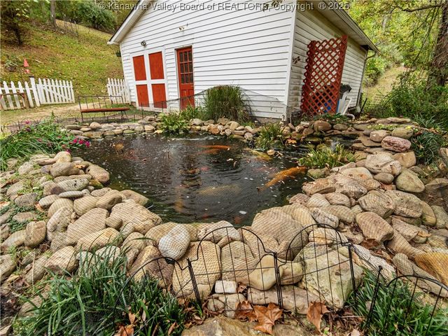 3869 Amma Road, Amma, WV 25005