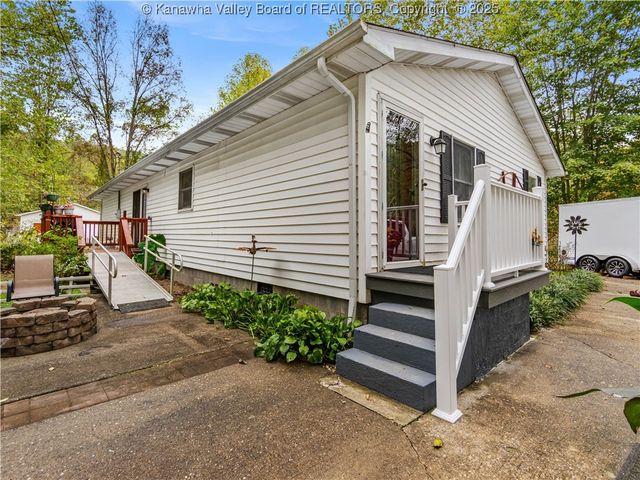 3869 Amma Road, Amma, WV 25005