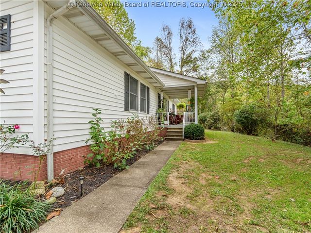 3869 Amma Road, Amma, WV 25005