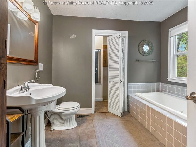 3869 Amma Road, Amma, WV 25005