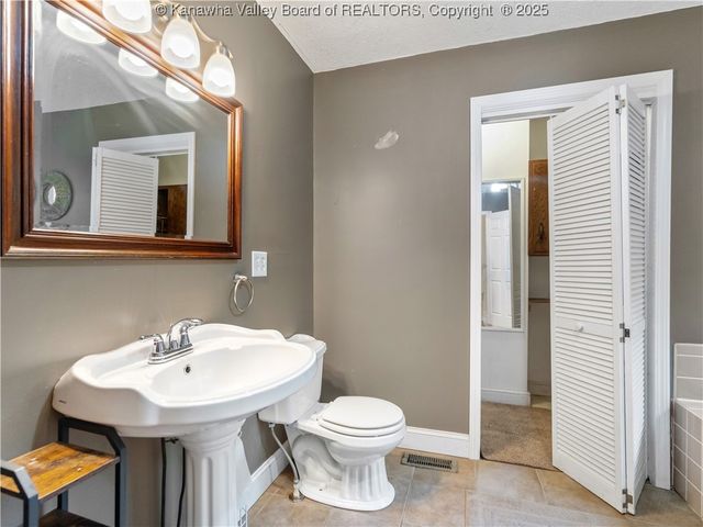 3869 Amma Road, Amma, WV 25005