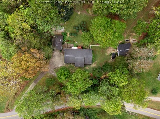 3869 Amma Road, Amma, WV 25005