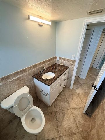 9393 MIDNIGHT PASS ROAD 806, Sarasota, FL 34242