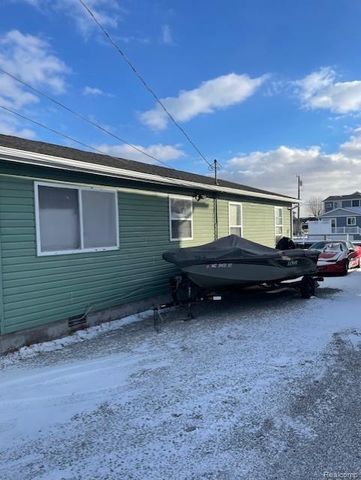 7819 Lake Drive, Clay, MI 48001