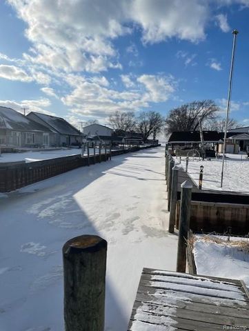 7819 Lake Drive, Clay, MI 48001