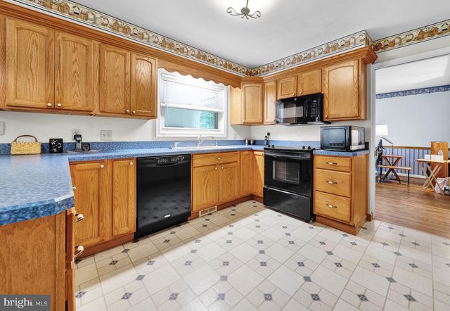 312 LOWER VALLEY RD, North Wales, PA 19454