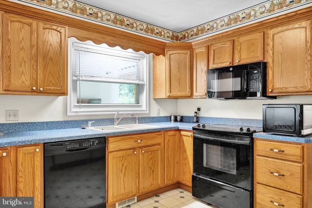 312 LOWER VALLEY RD, North Wales, PA 19454