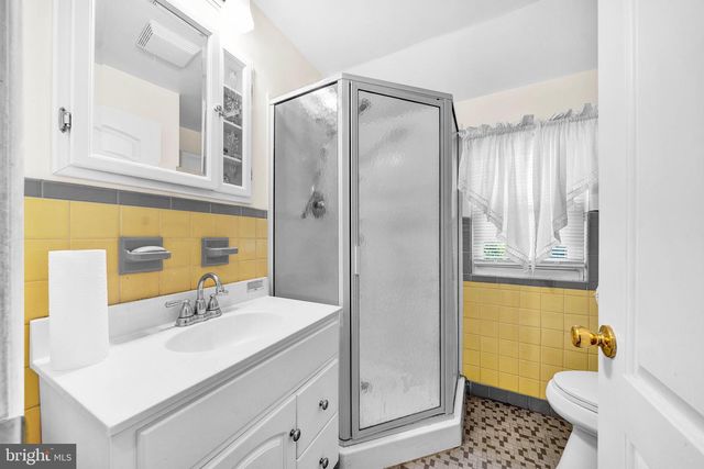312 LOWER VALLEY RD, North Wales, PA 19454