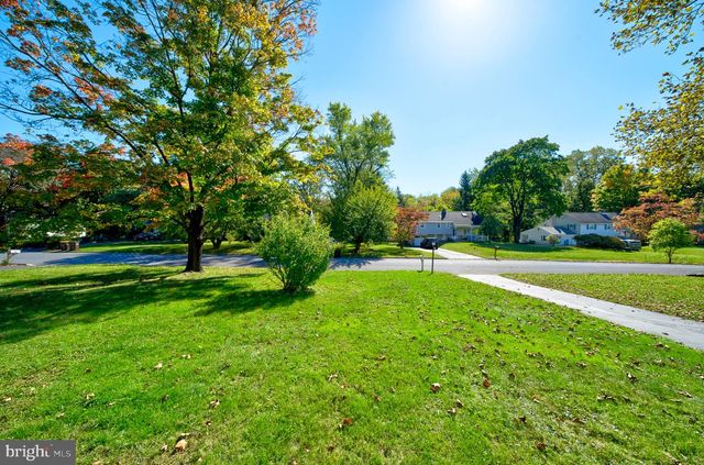 312 LOWER VALLEY RD, North Wales, PA 19454