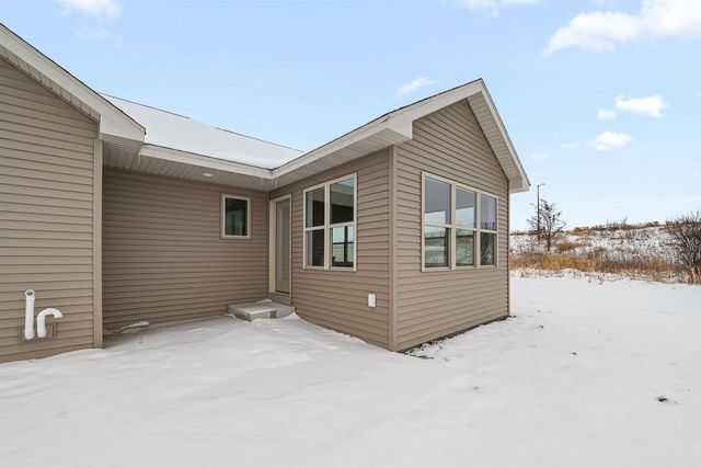 312 TWILIGHT TRAIL, Fond Du Lac, WI 54937