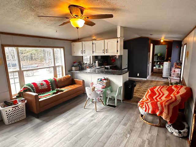 90 Spruce Drive, Farmington, NH 03835