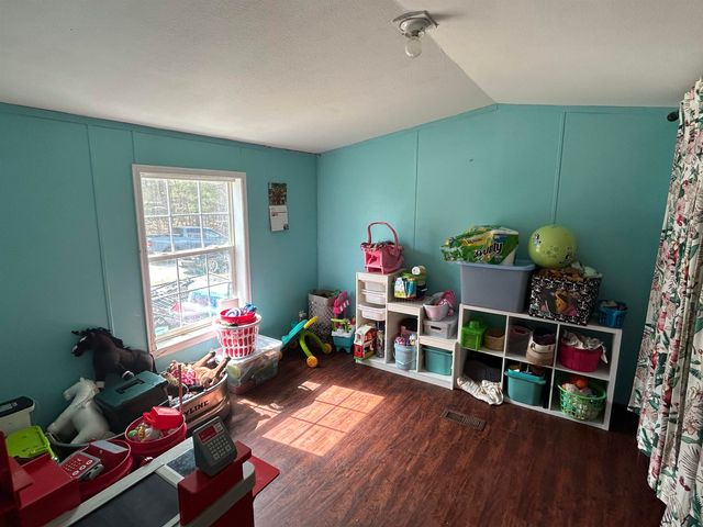 90 Spruce Drive, Farmington, NH 03835