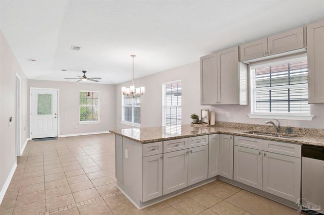 2491 Trailwood Dr, Cantonment, FL 32533