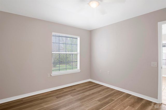 2491 Trailwood Dr, Cantonment, FL 32533