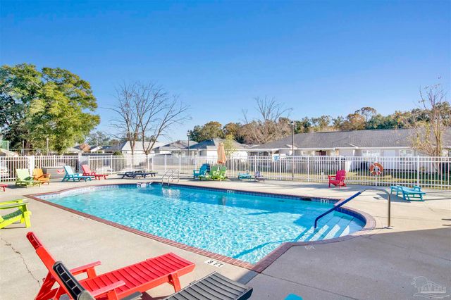 2491 Trailwood Dr, Cantonment, FL 32533