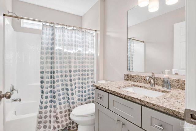 2491 Trailwood Dr, Cantonment, FL 32533