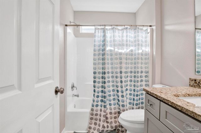 2491 Trailwood Dr, Cantonment, FL 32533