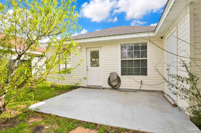 2491 Trailwood Dr, Cantonment, FL 32533