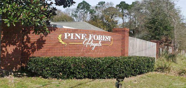 2491 Trailwood Dr, Cantonment, FL 32533