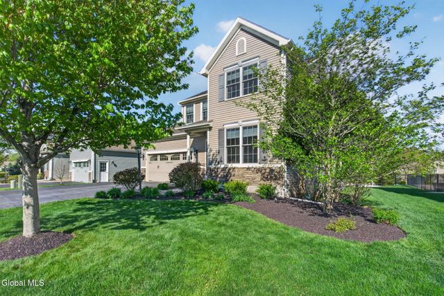 17 Mahogany Drive, Colonie, NY 12189