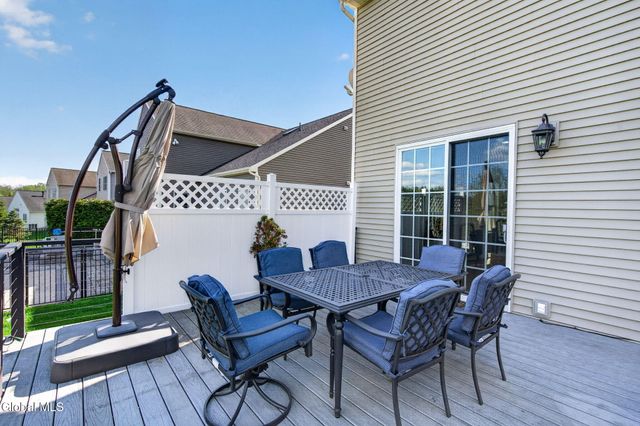 17 Mahogany Drive, Colonie, NY 12189