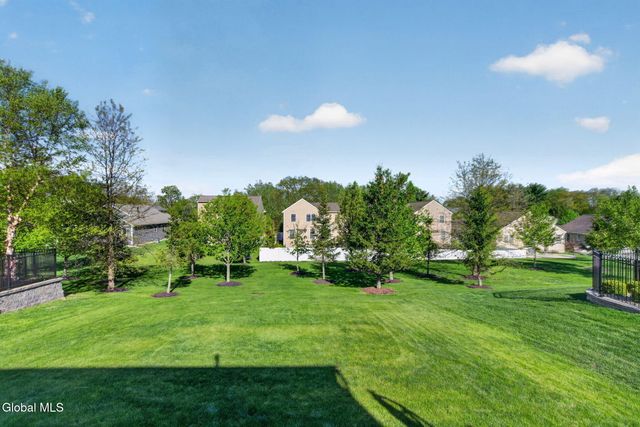 17 Mahogany Drive, Colonie, NY 12189