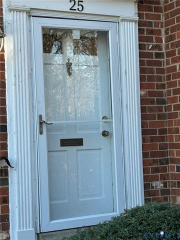 25 Meadow Lark Ln, Henrico, VA 23228