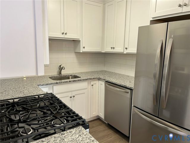 25 Meadow Lark Ln, Henrico, VA 23228