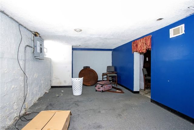 2106 Indiana Way NE, Canton, OH 44705