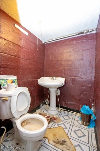 2106 Indiana Way NE, Canton, OH 44705